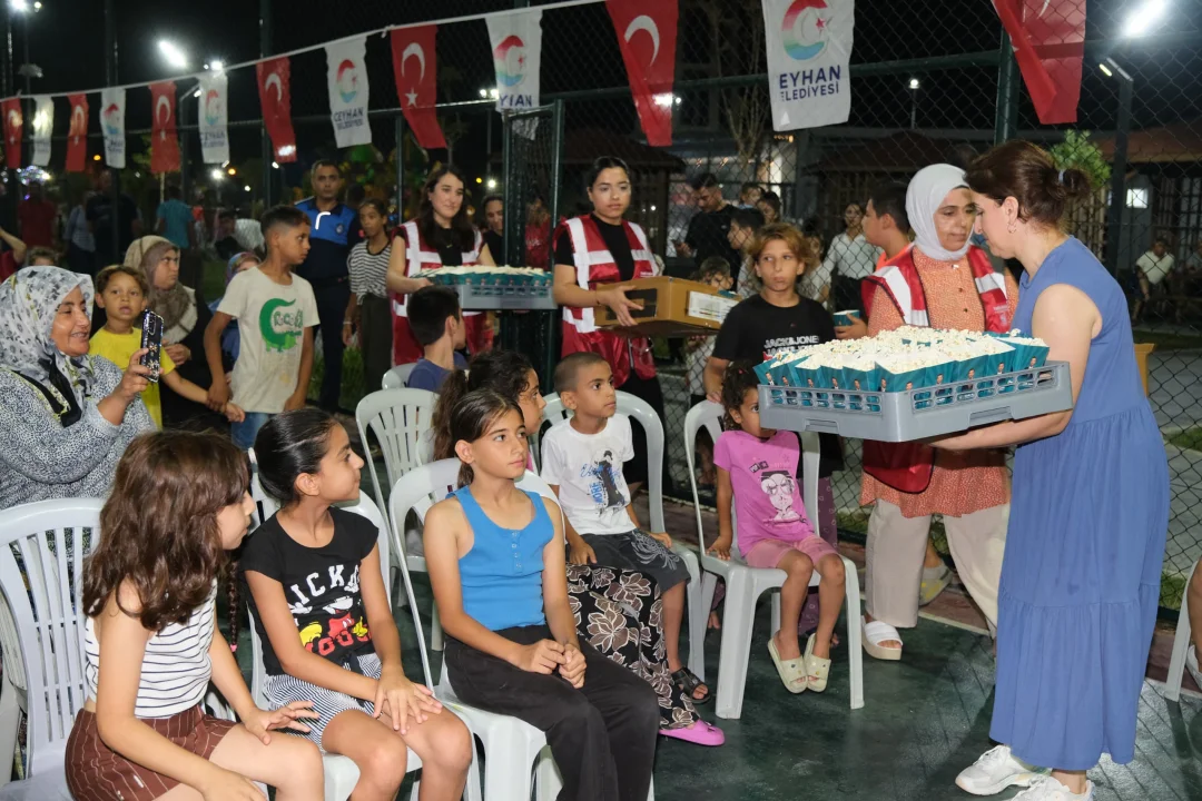 Ceyhan’da Açık Hava Sinema Etkinliklerine Yoğun İlgi